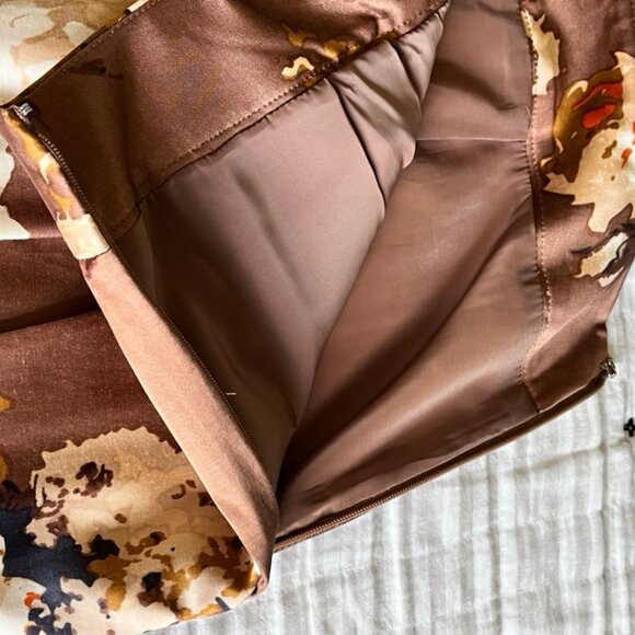 Talbots Autumn Floral Knee Length Full Skirt with Pockets, Sz 10 - Picture 9 of 10